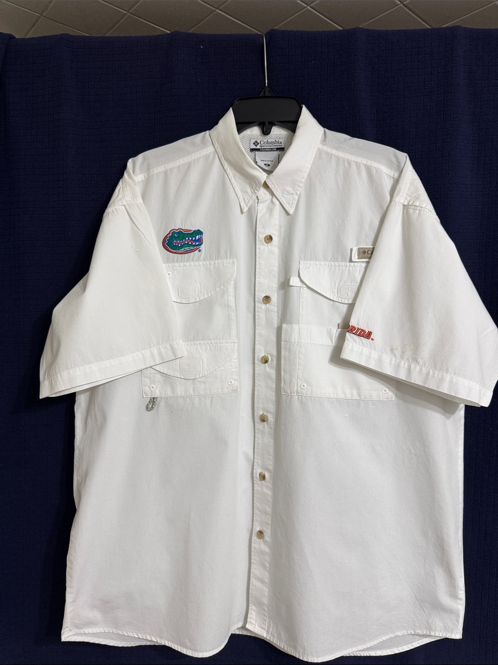 EUC Columbia Florida Gator short sleeve, button down shirt. Size M